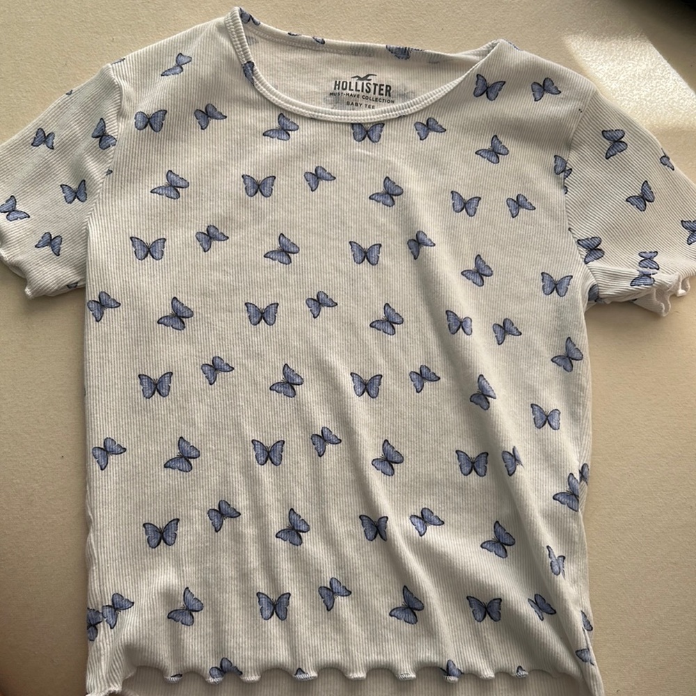 baby tee- fits like a small